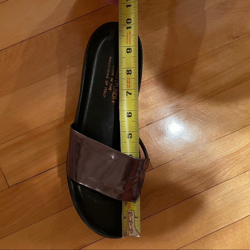 Sandals - Picture 4 of 4